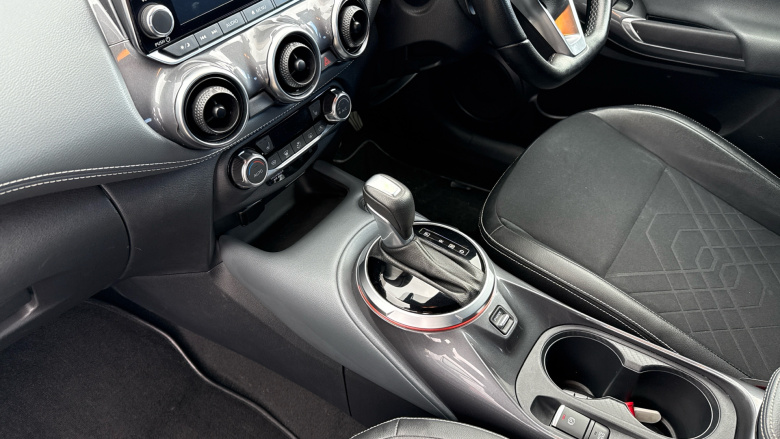 Nissan Juke 1.0 DiG-T 114 Tekna 5dr DCT Petrol Hatchback